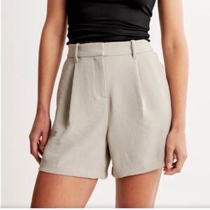 Abercrombie & Fitch High Waist stone colored Shorts
